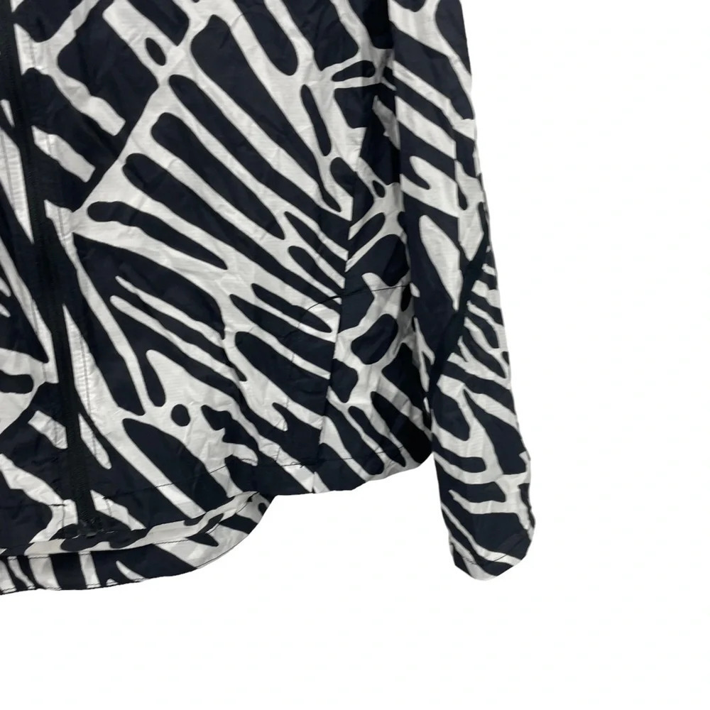 Nike Ultra Thin Packable Running Jacket Black And… - image 4